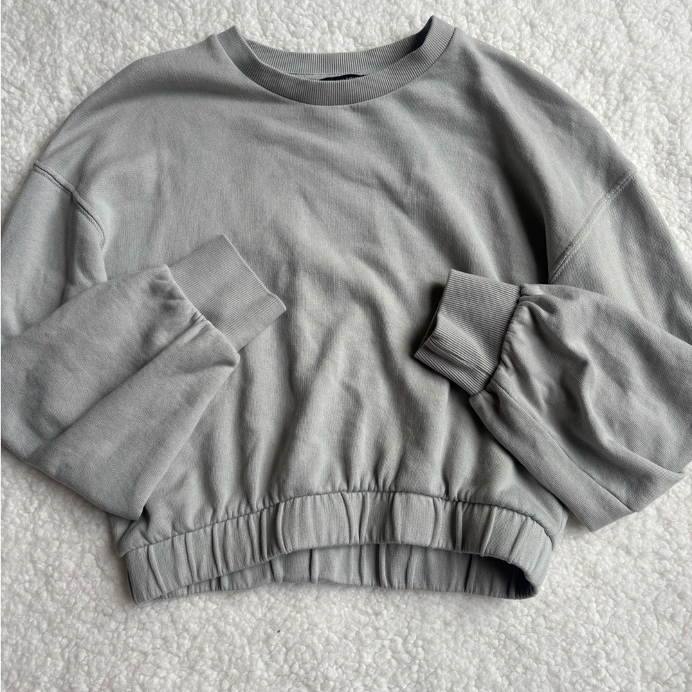 Zara Light Gray Cropped Sweater